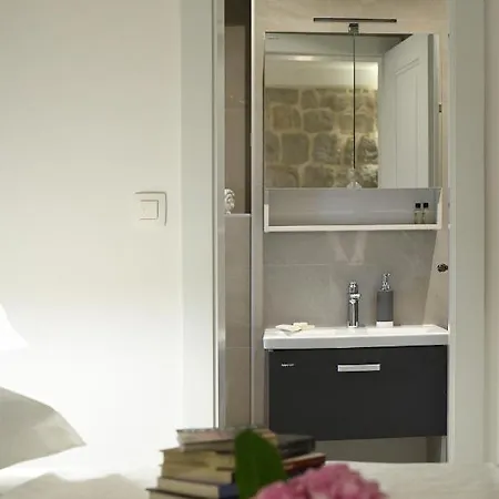 Apartament Throne Iii. *