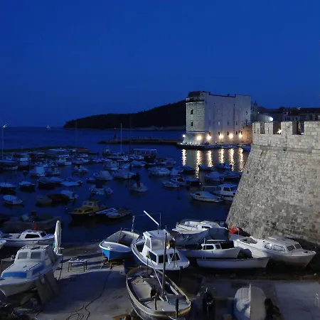 Throne Iii. شقة دوبروفينك