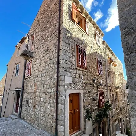 Throne Iii. Dubrovnik