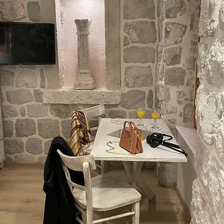 Throne Iii. Appartement *