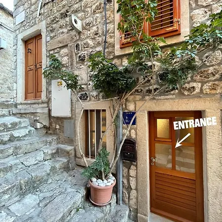 شقة Throne Iii. دوبروفينك