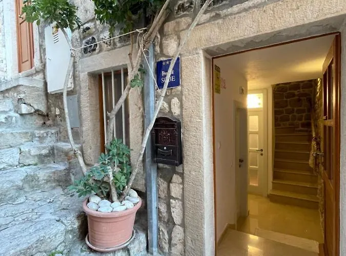 Throne Iii. * Dubrovnik