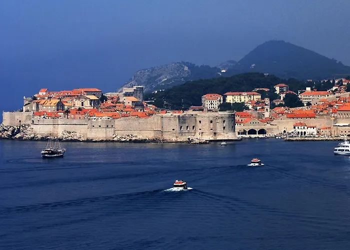 Throne Iii. Apartamento