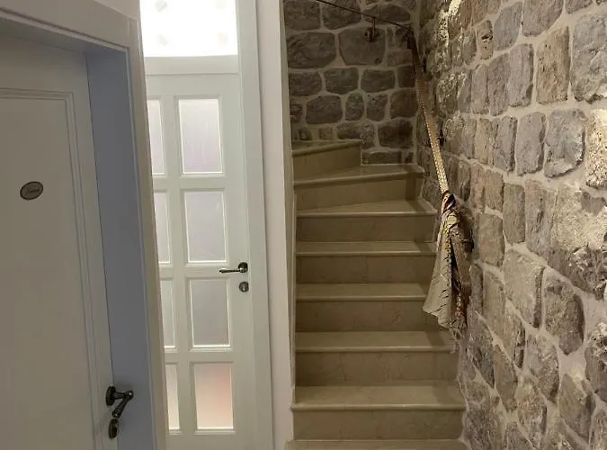 Throne Iii. * Dubrovnik