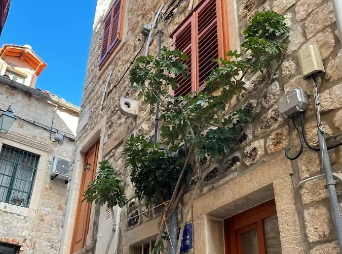 Throne Iii. * Dubrovnik